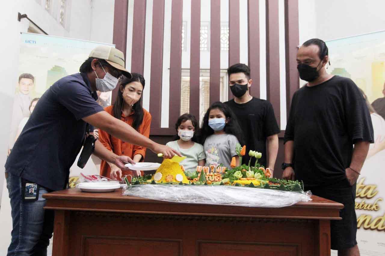 Syukuran Tayang Perdana,...