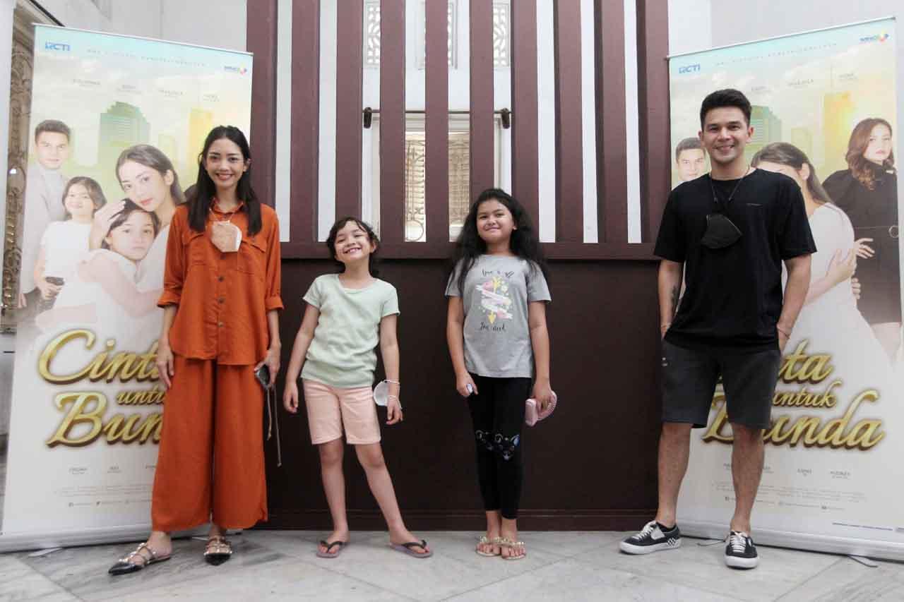 Syukuran Tayang Perdana,...