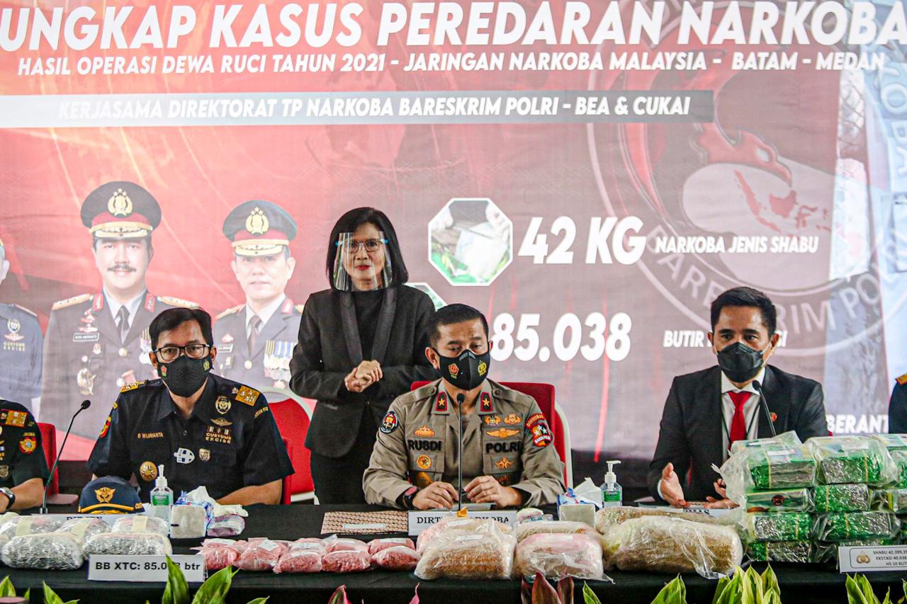 Polisi Gagalkan Penyelundupan...