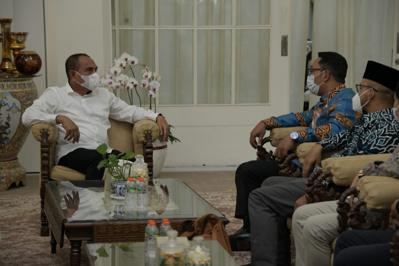 Dari Padang, Ridwan...