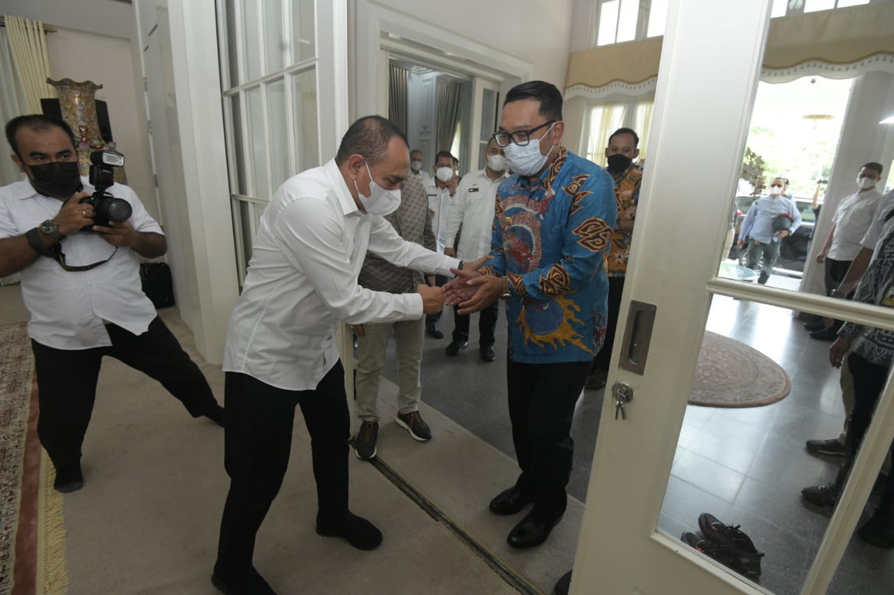Dari Padang, Ridwan...