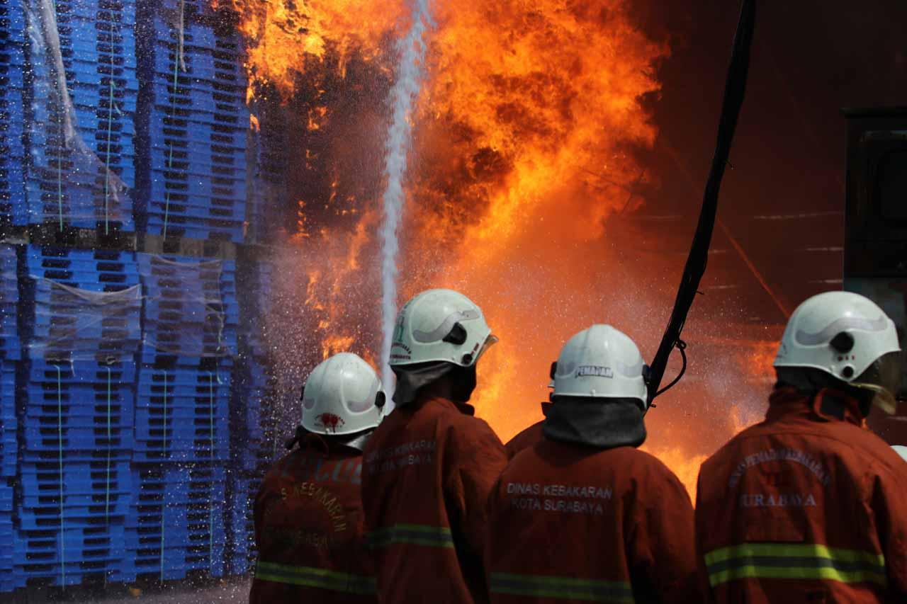 Kebakaran Gudang Palet...