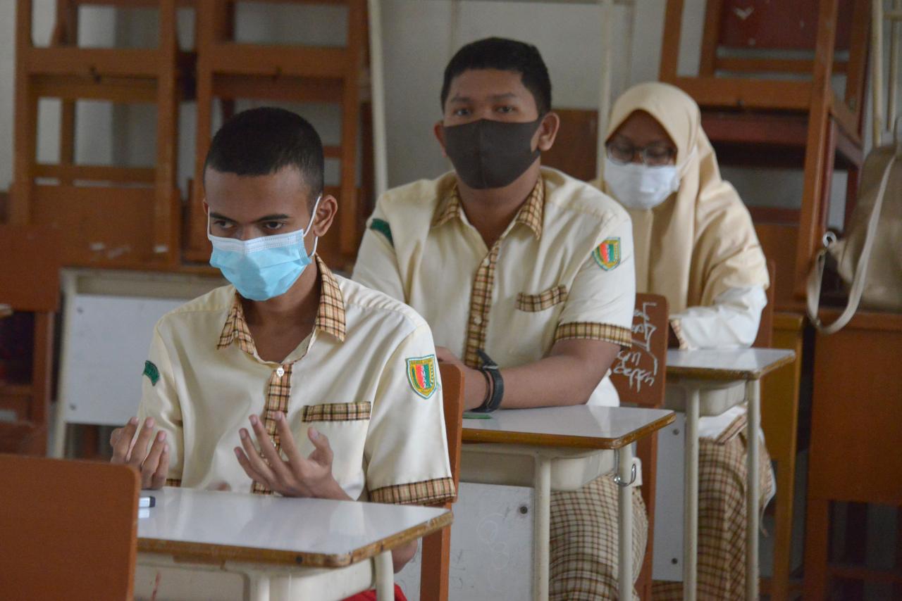 Pelaksanaan UAS di Tengah...