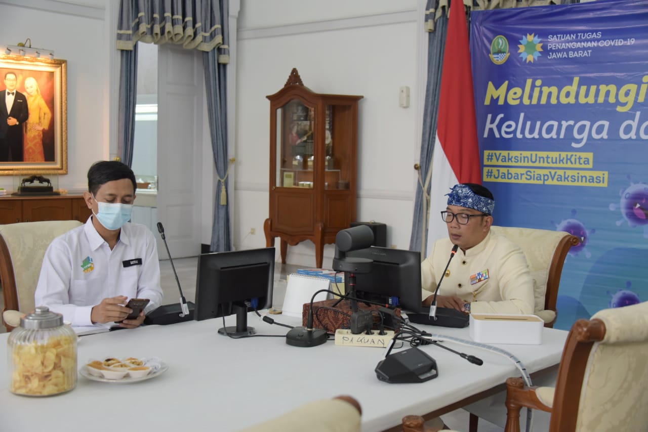 Kang Emil Hadiri Peringatan...