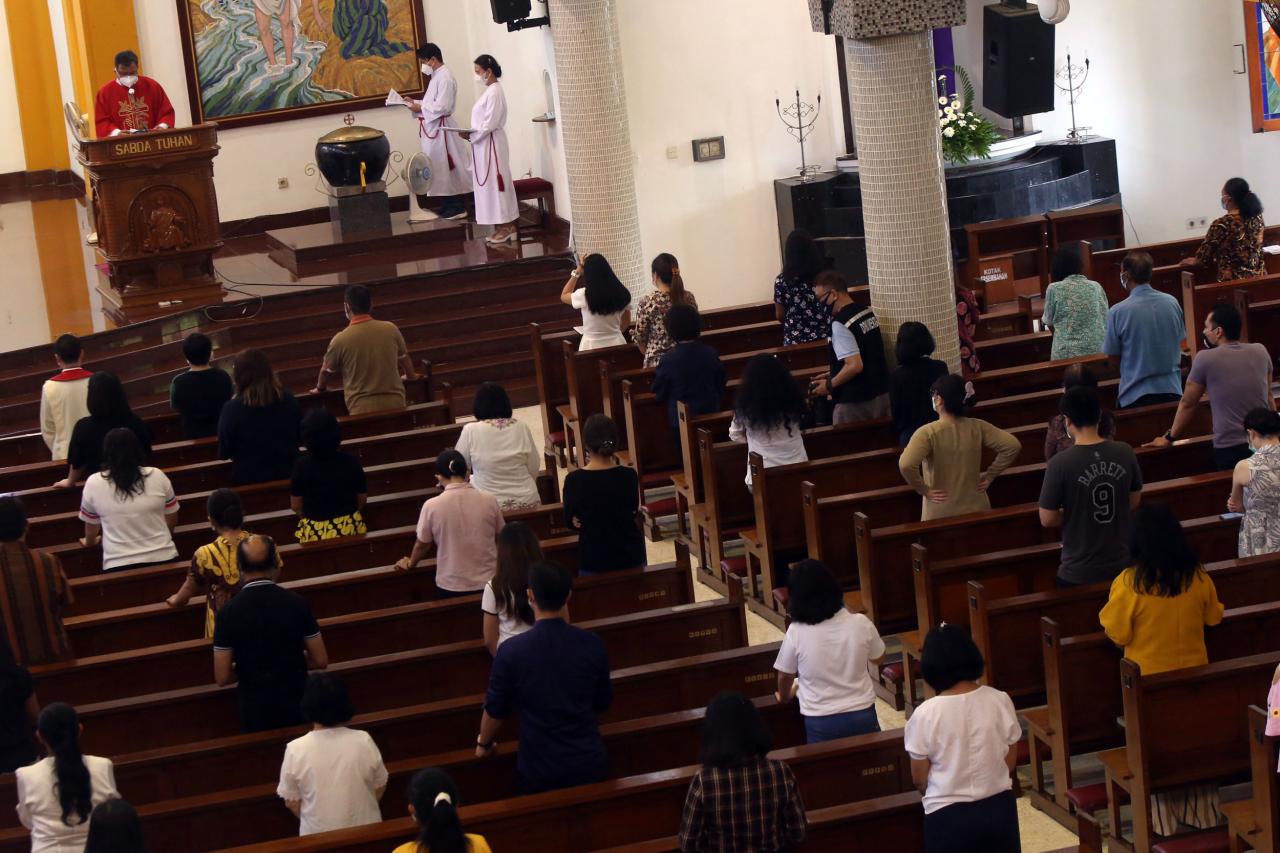 Jumat Agung di Gereja...