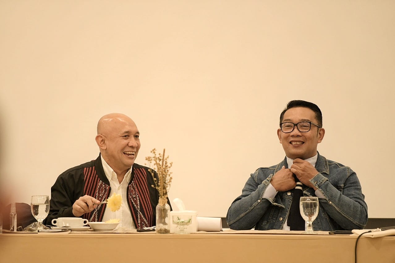 Makan Malam dengan Menteri...