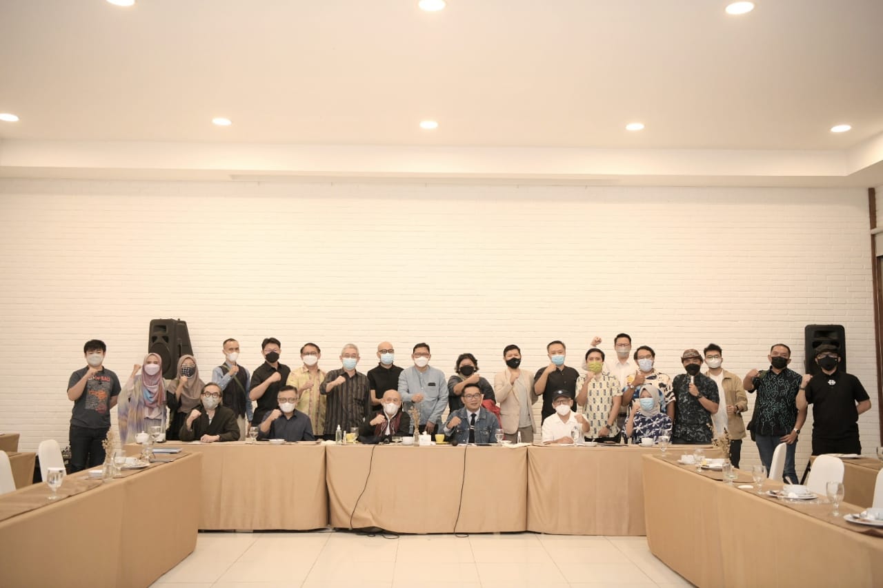 Makan Malam dengan Menteri...
