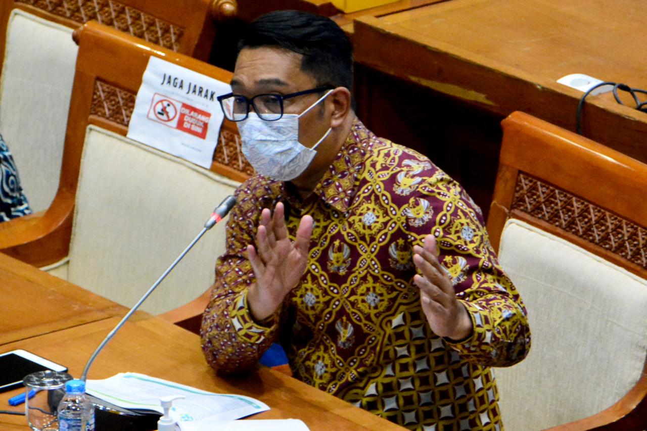 Ridwan Kamil Hadiri...