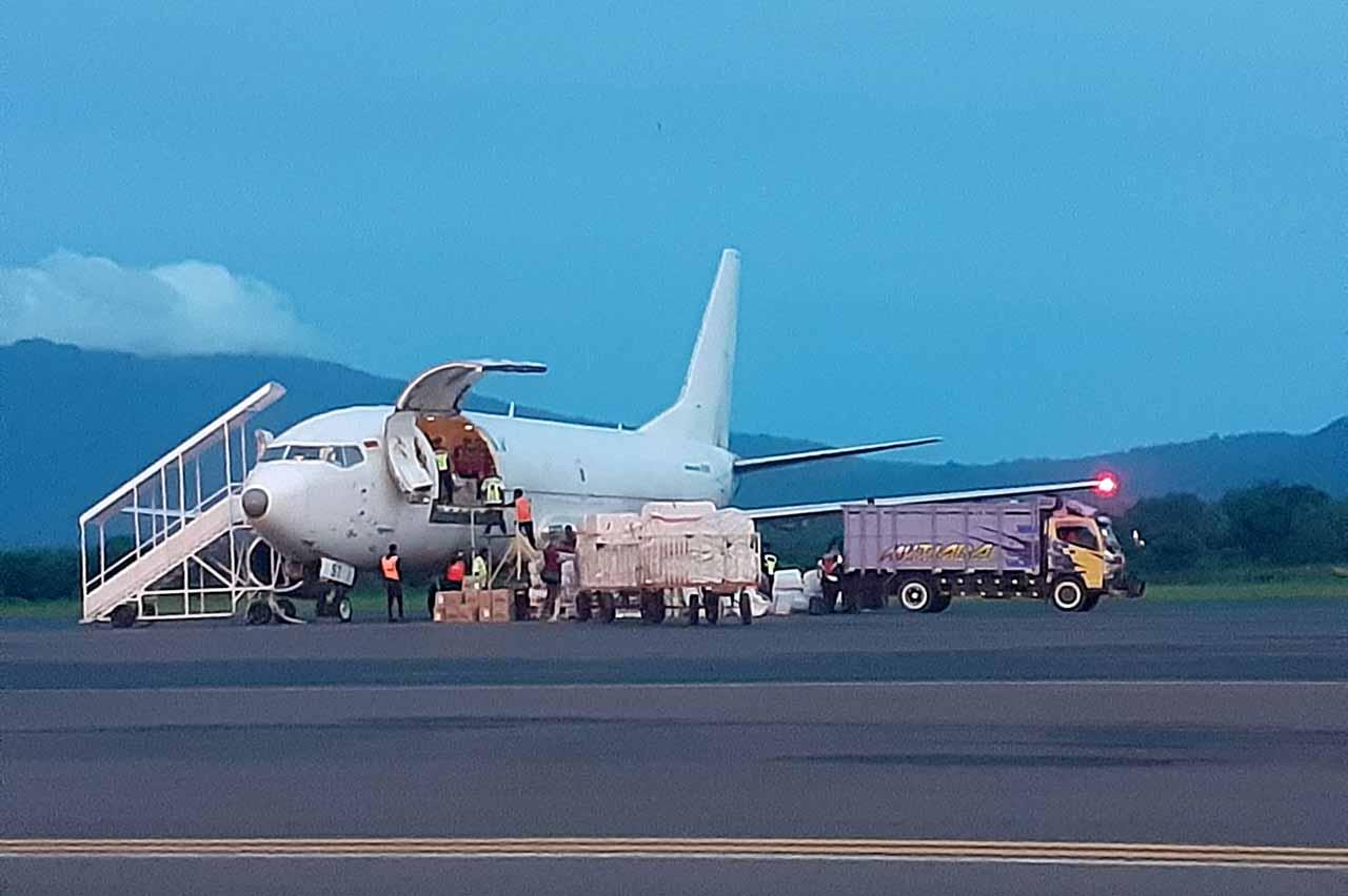 Bantuan Logistik untuk...