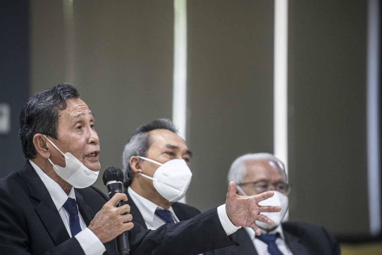 Curi Barang Bukti Emas...