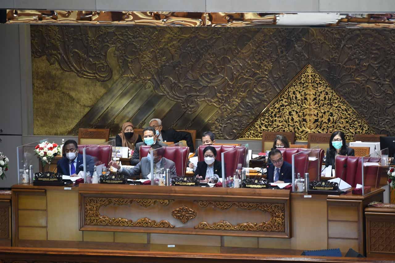 Puan Maharani Pimpin...