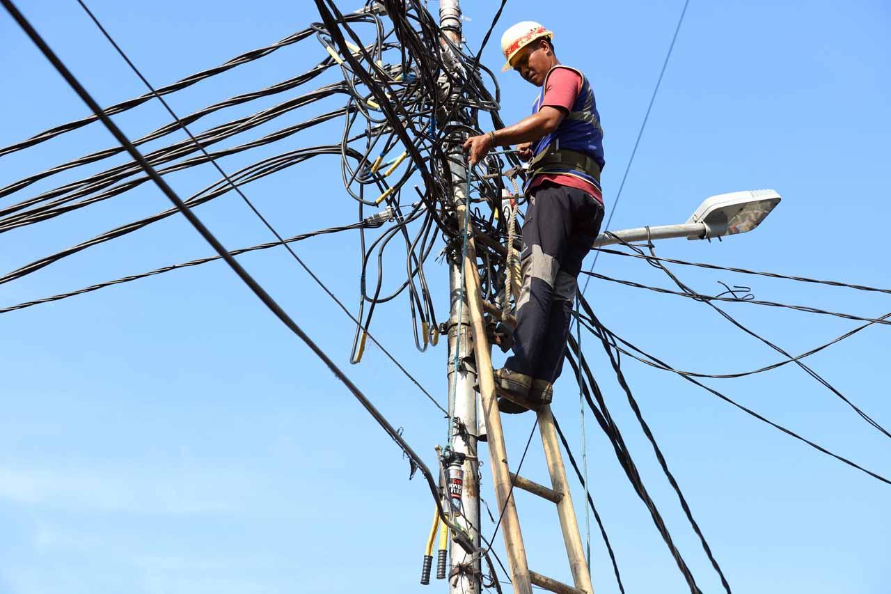 Perbaikan Jaringan Listrik...