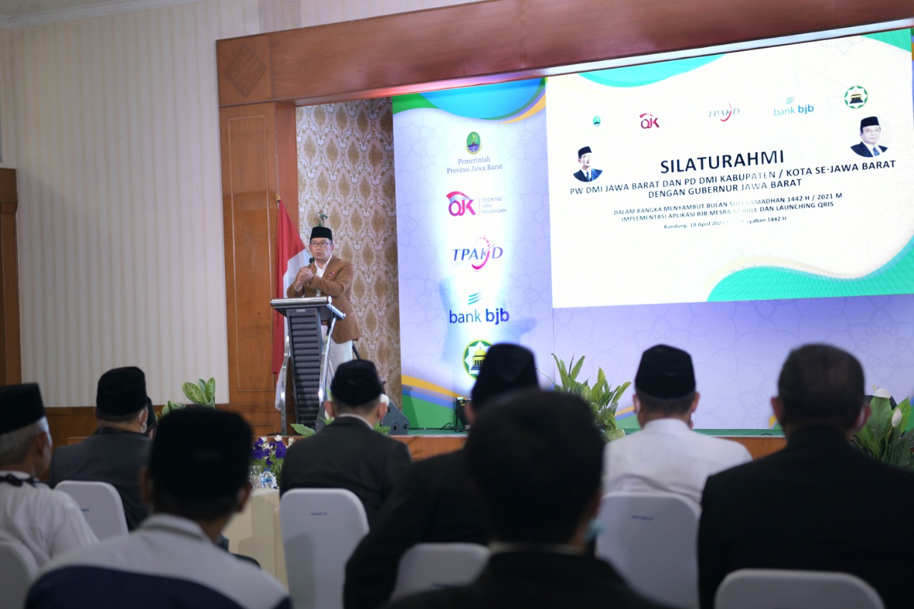 Ridwan Kamil Hadiri...