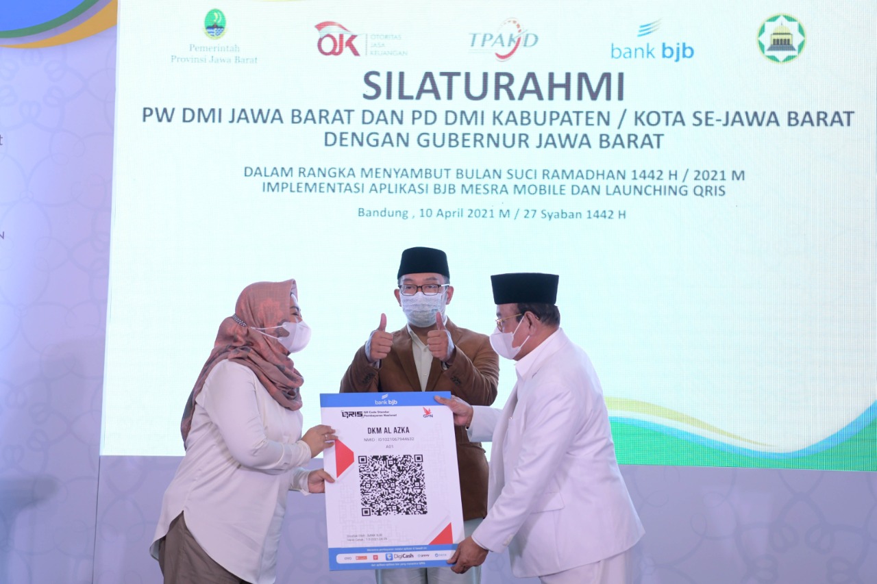 Ridwan Kamil Hadiri...