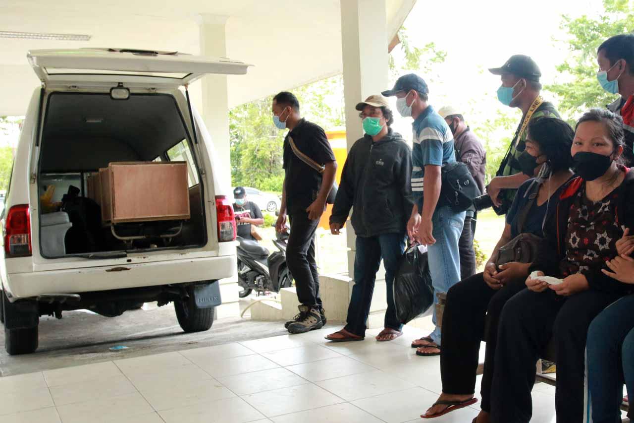 Jenazah Guru Korban...