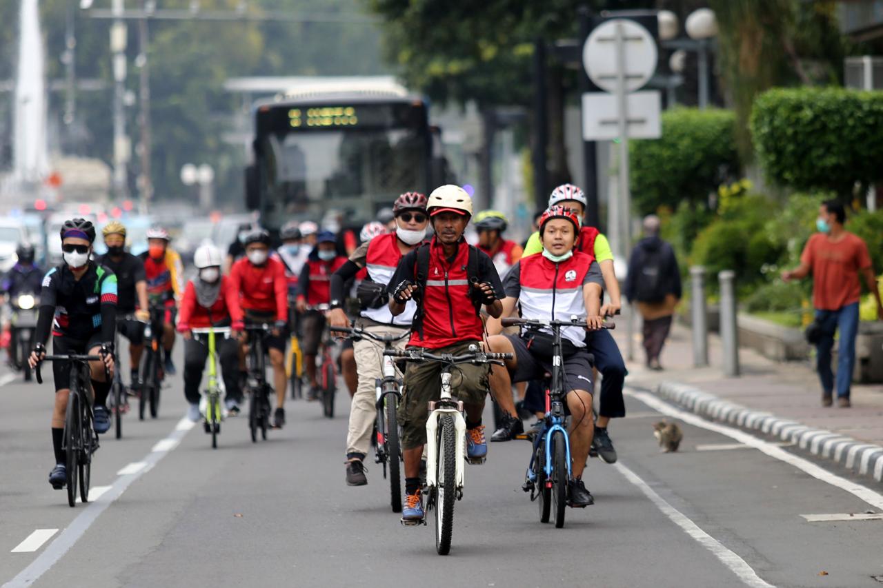 Gowes Bareng Rute GBK-Monas,...