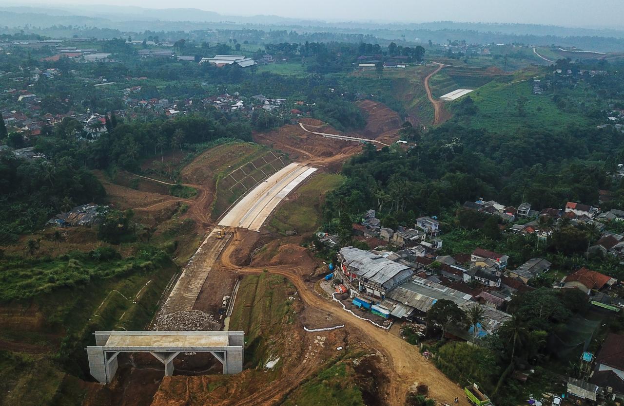 Pembangunan Jalan Tol...