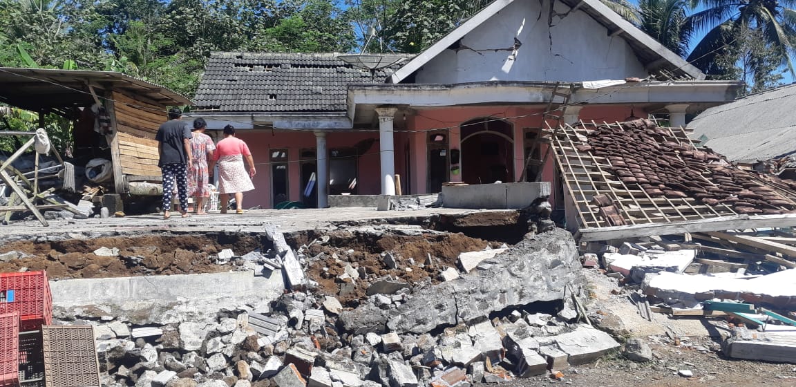Ratusan Rumah di Lumajang...