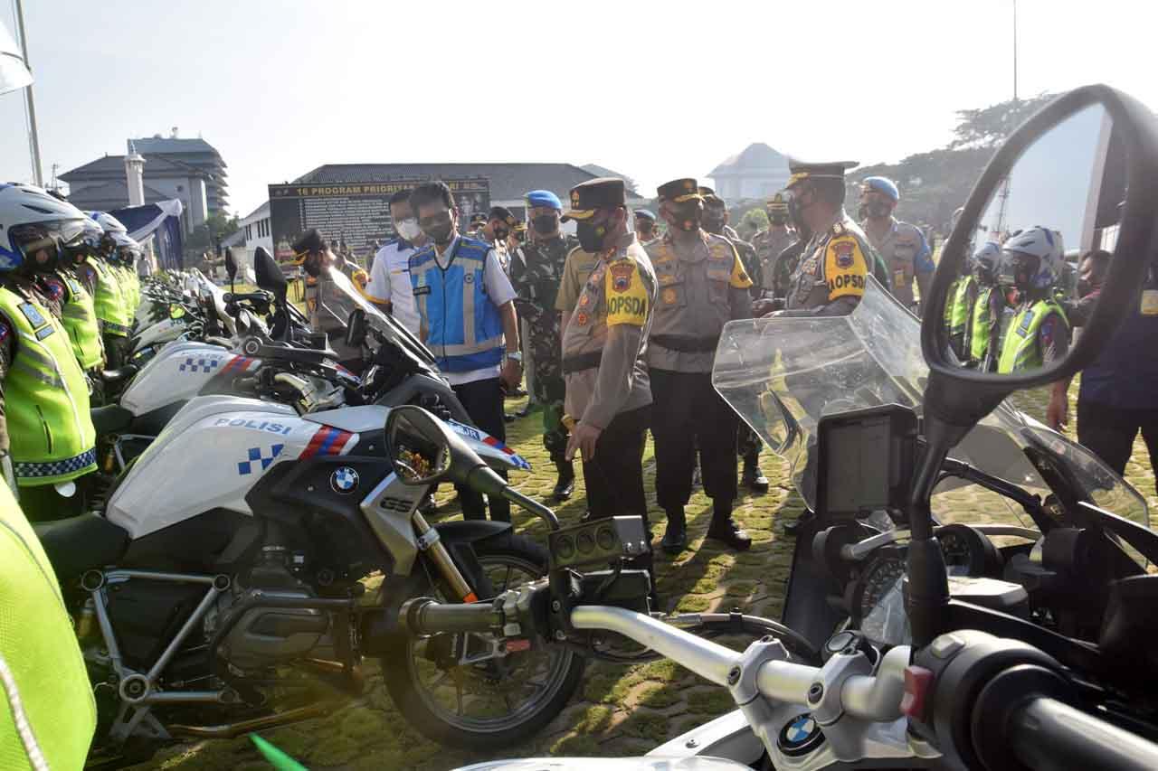 Polda Jateng Gelar Apel...
