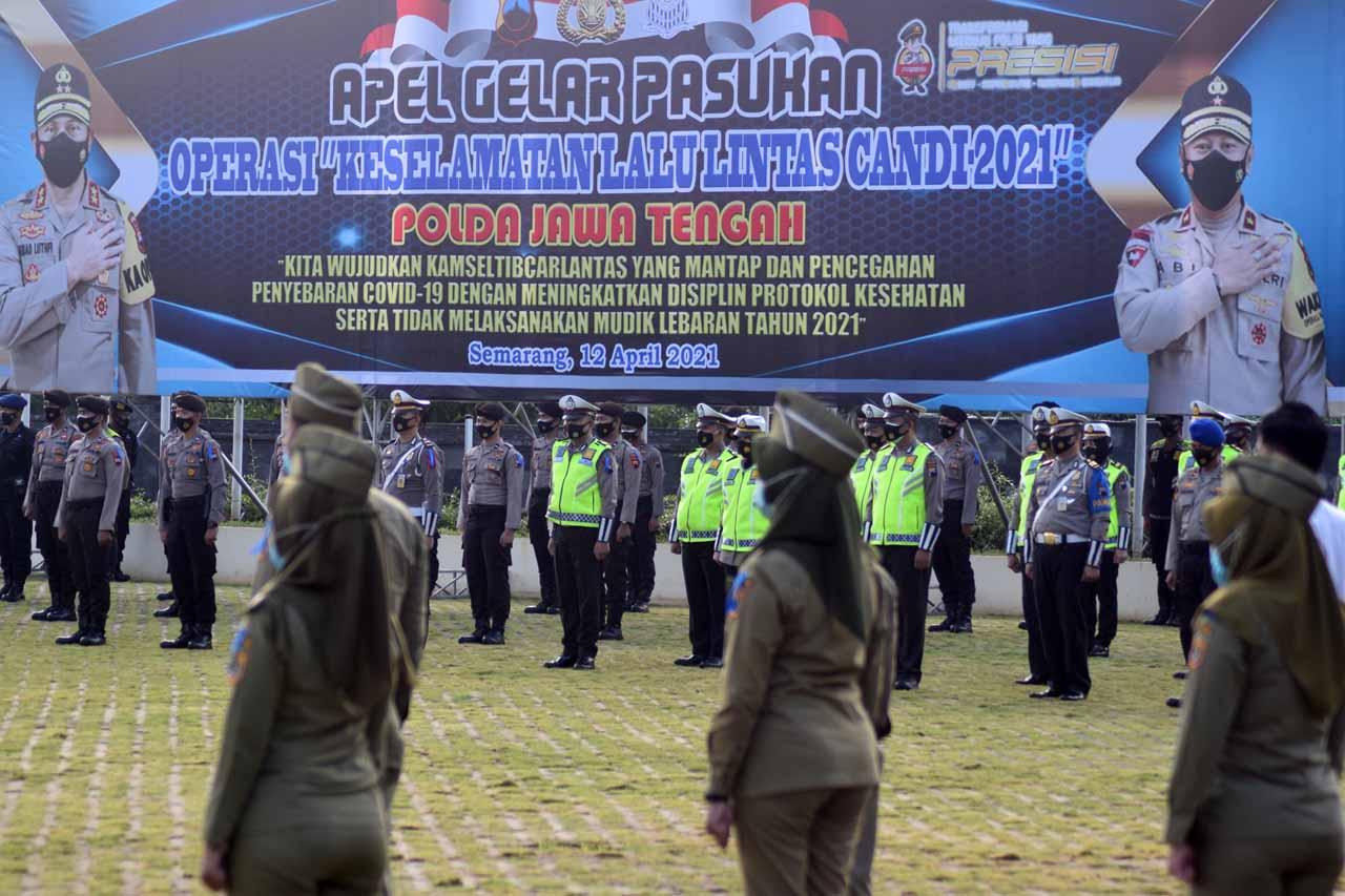 Polda Jateng Gelar Apel...