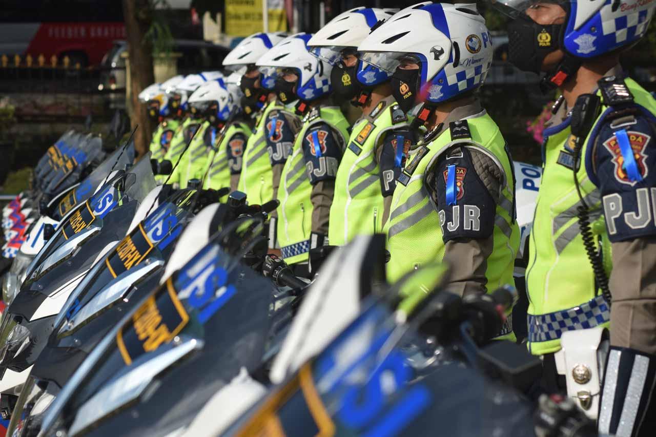 Polda Jateng Gelar Apel...