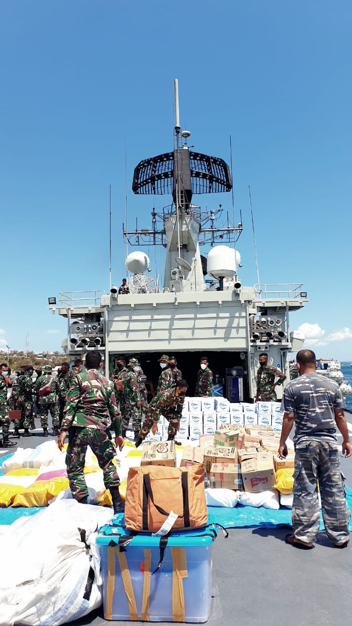 TNI Kerahkan KRI Ahmad...