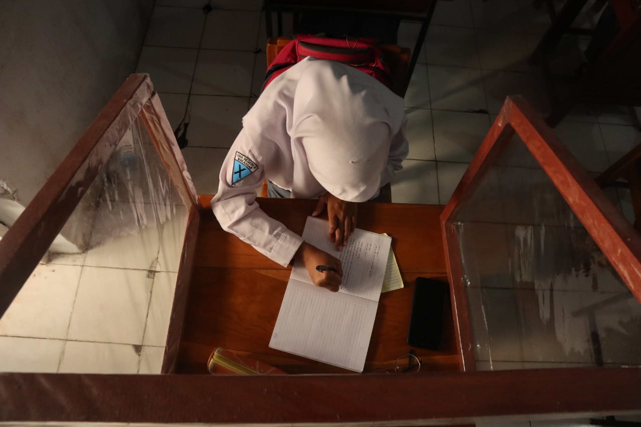 Dipasang Sekat Plastik,...