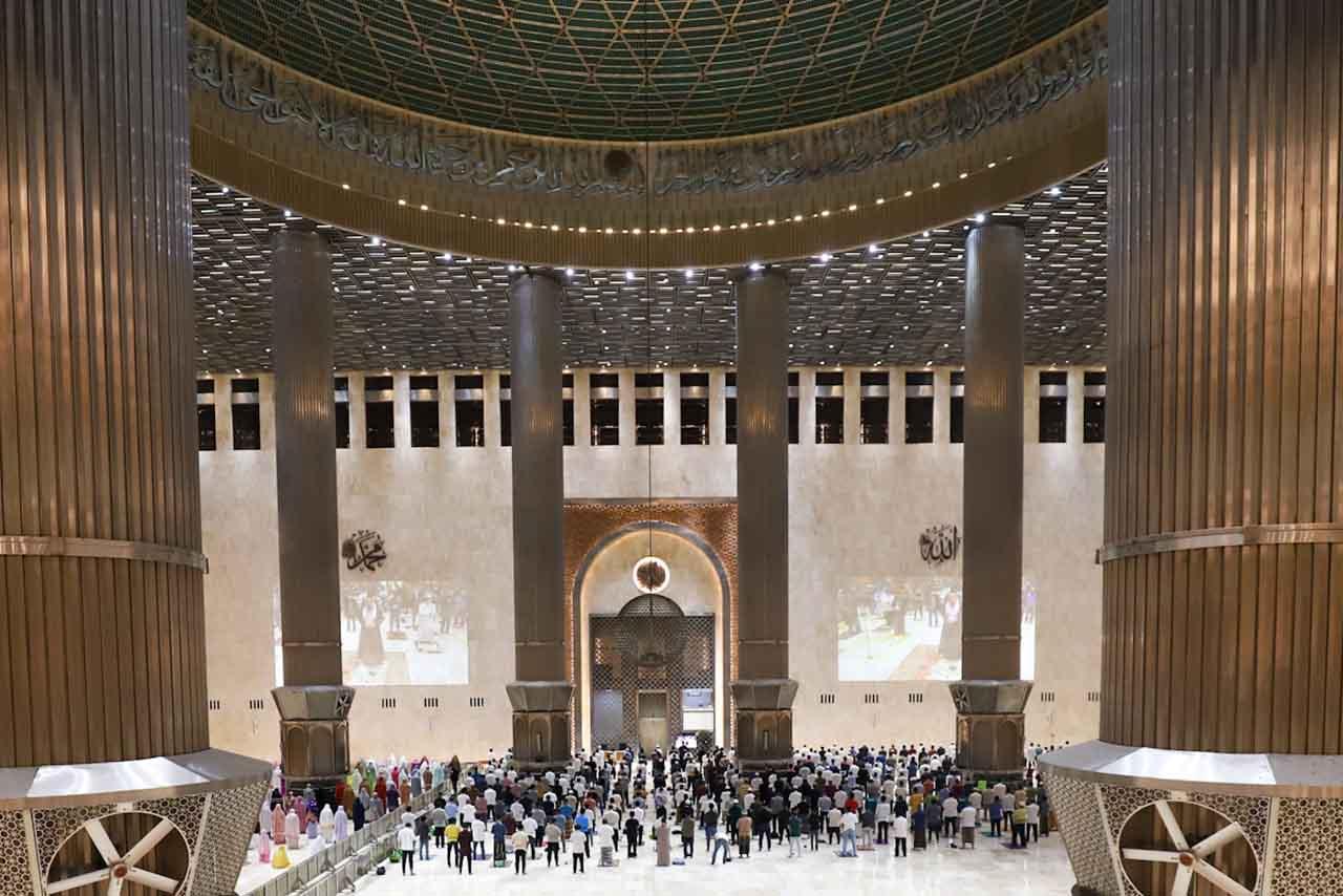 Masjid Istiqlal Gelar...