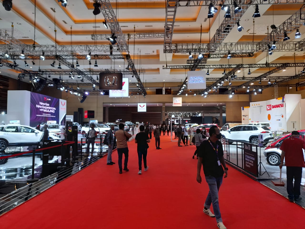 Pameran IIMS Hybrid...