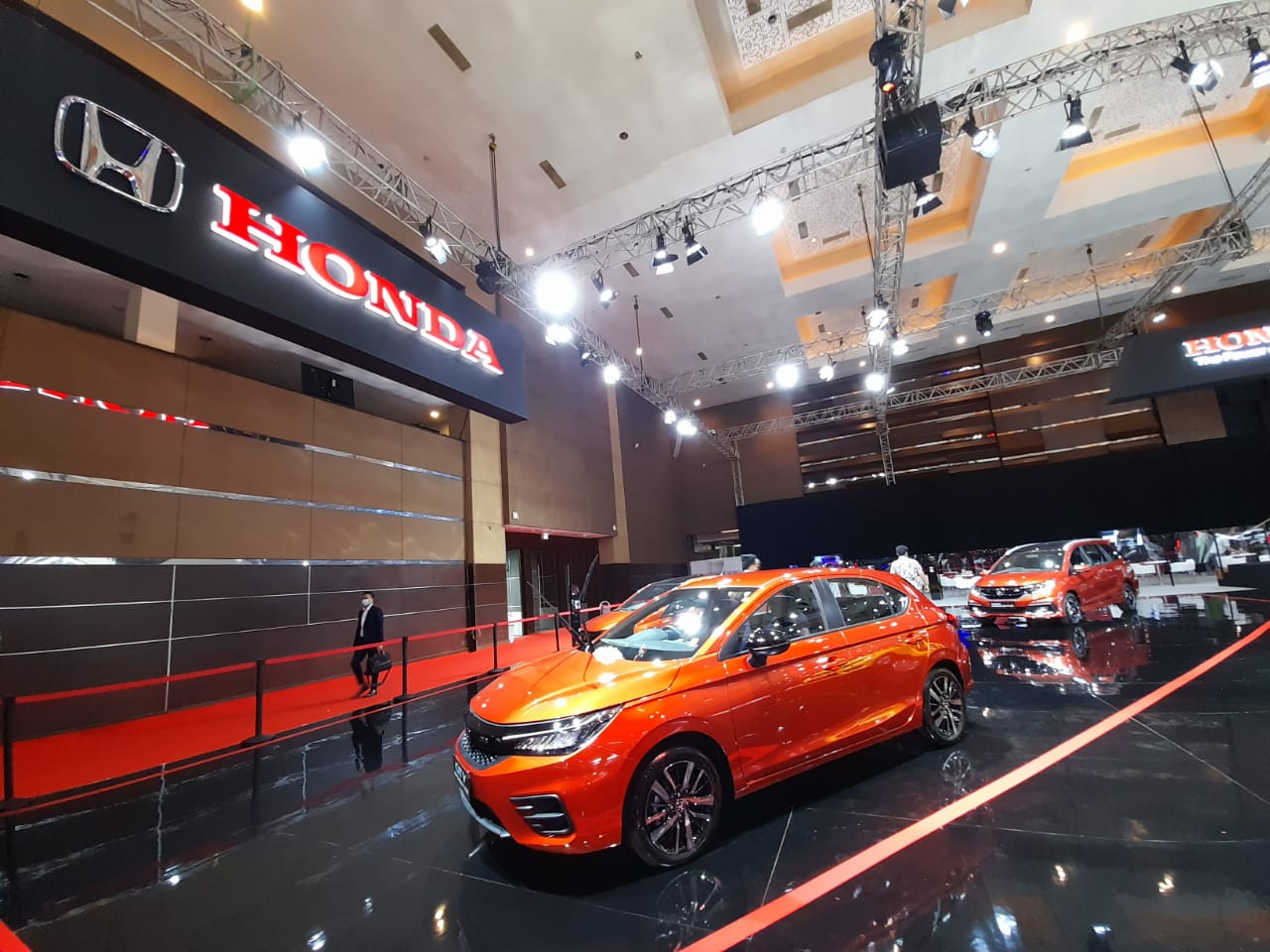 Pameran IIMS Hybrid...