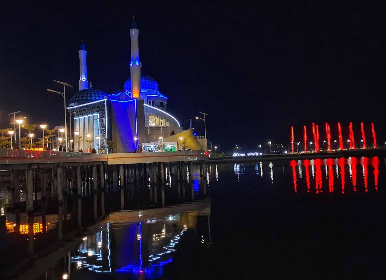 Masjid Terapung Makassar...