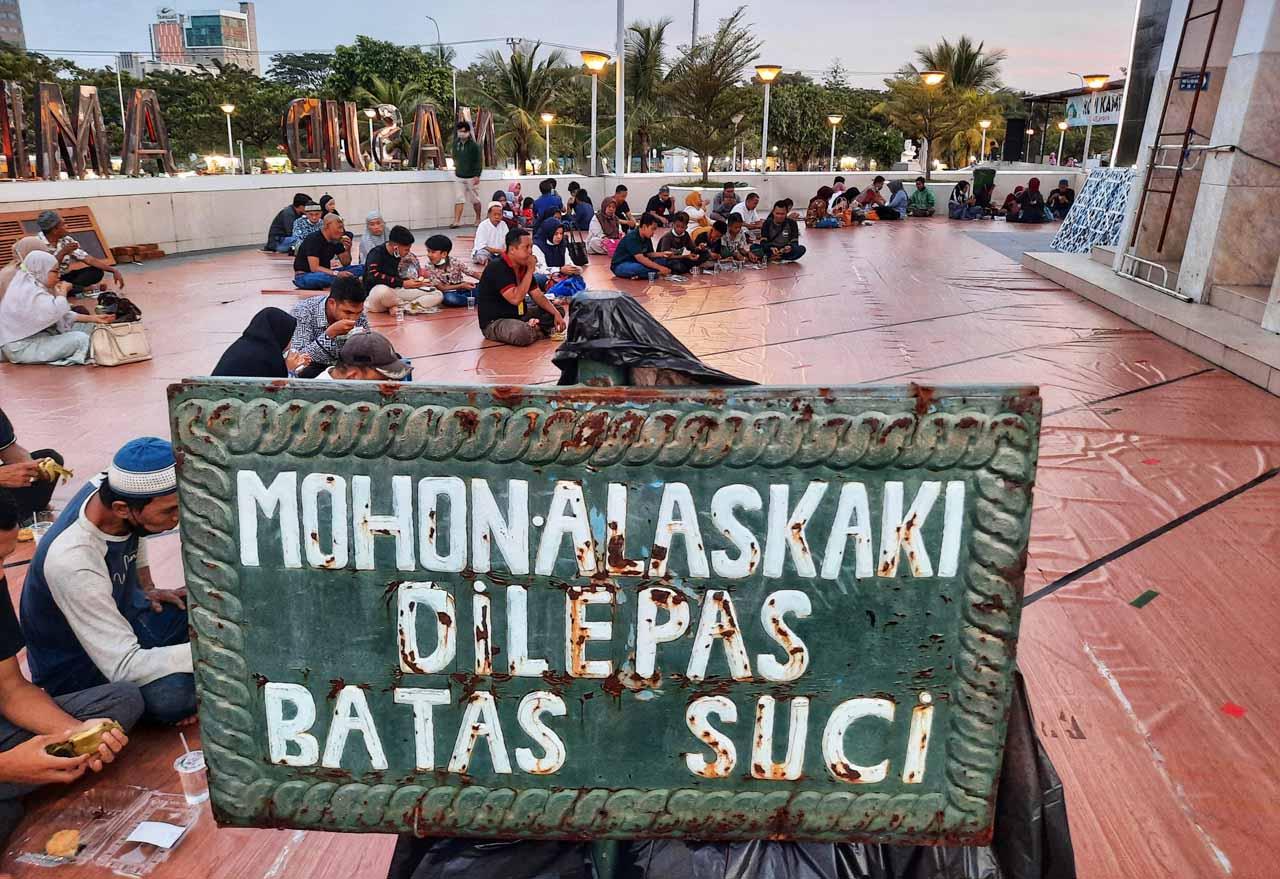 Masjid Terapung Makassar...