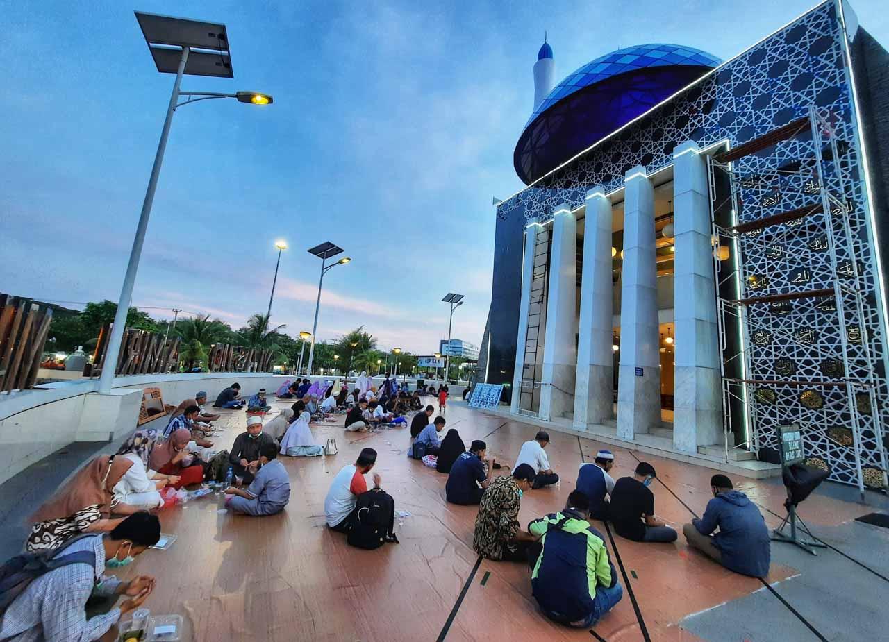 Masjid Terapung Makassar...