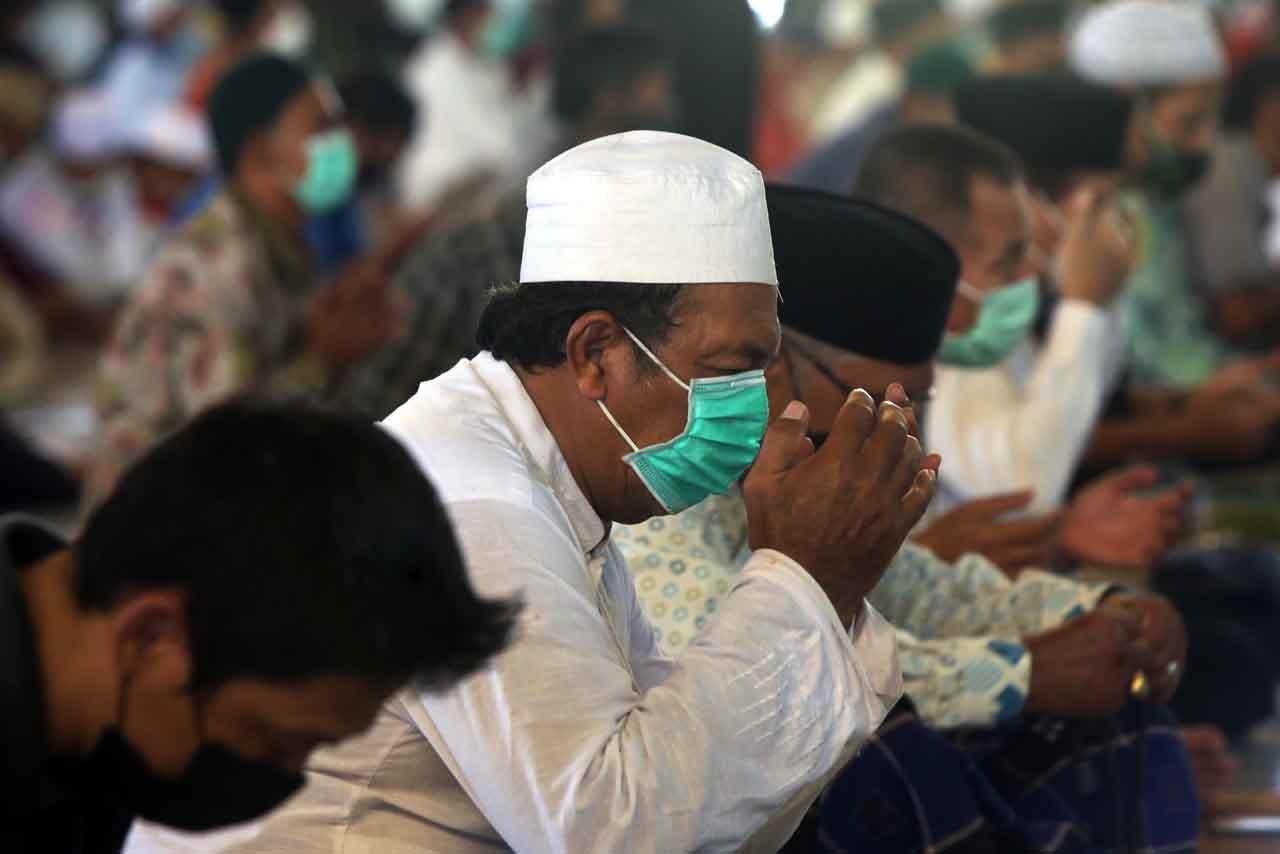 Ribuan Jamaah Ikuti...