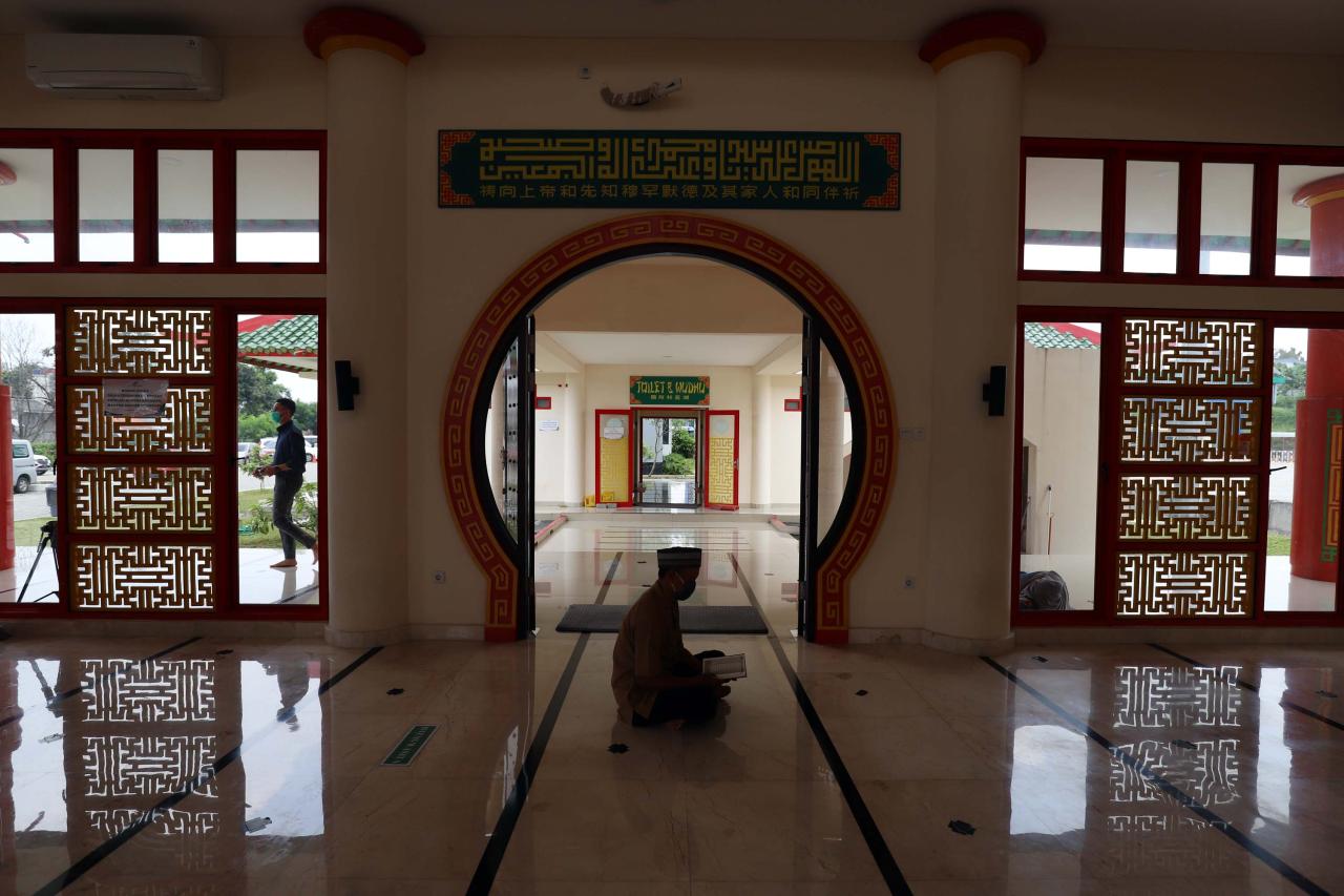 Salat Jumat Pertama...