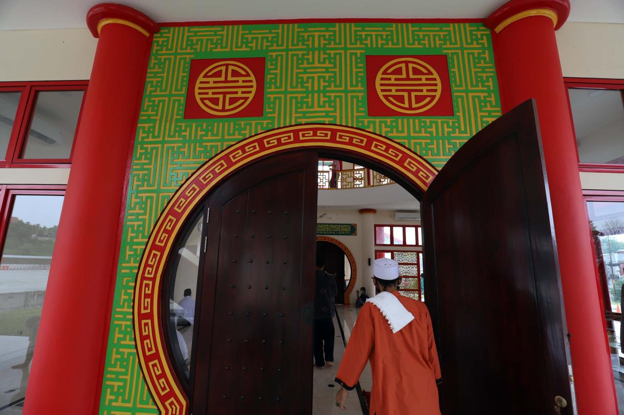 Salat Jumat Pertama...