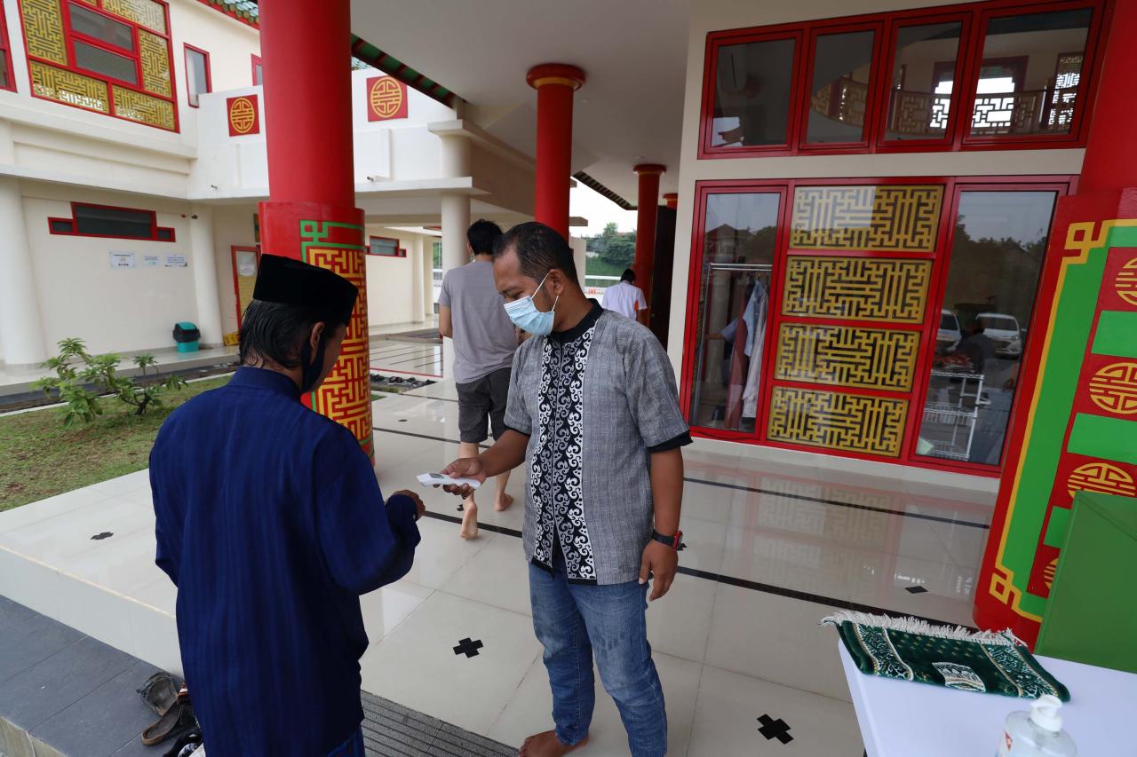 Salat Jumat Pertama...