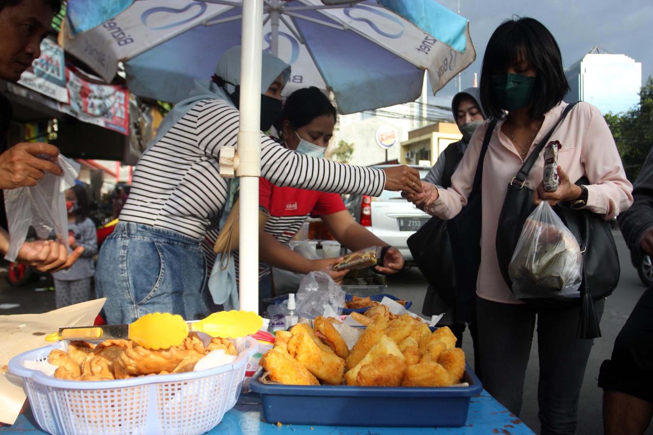 Pasar Takjil Benhil...
