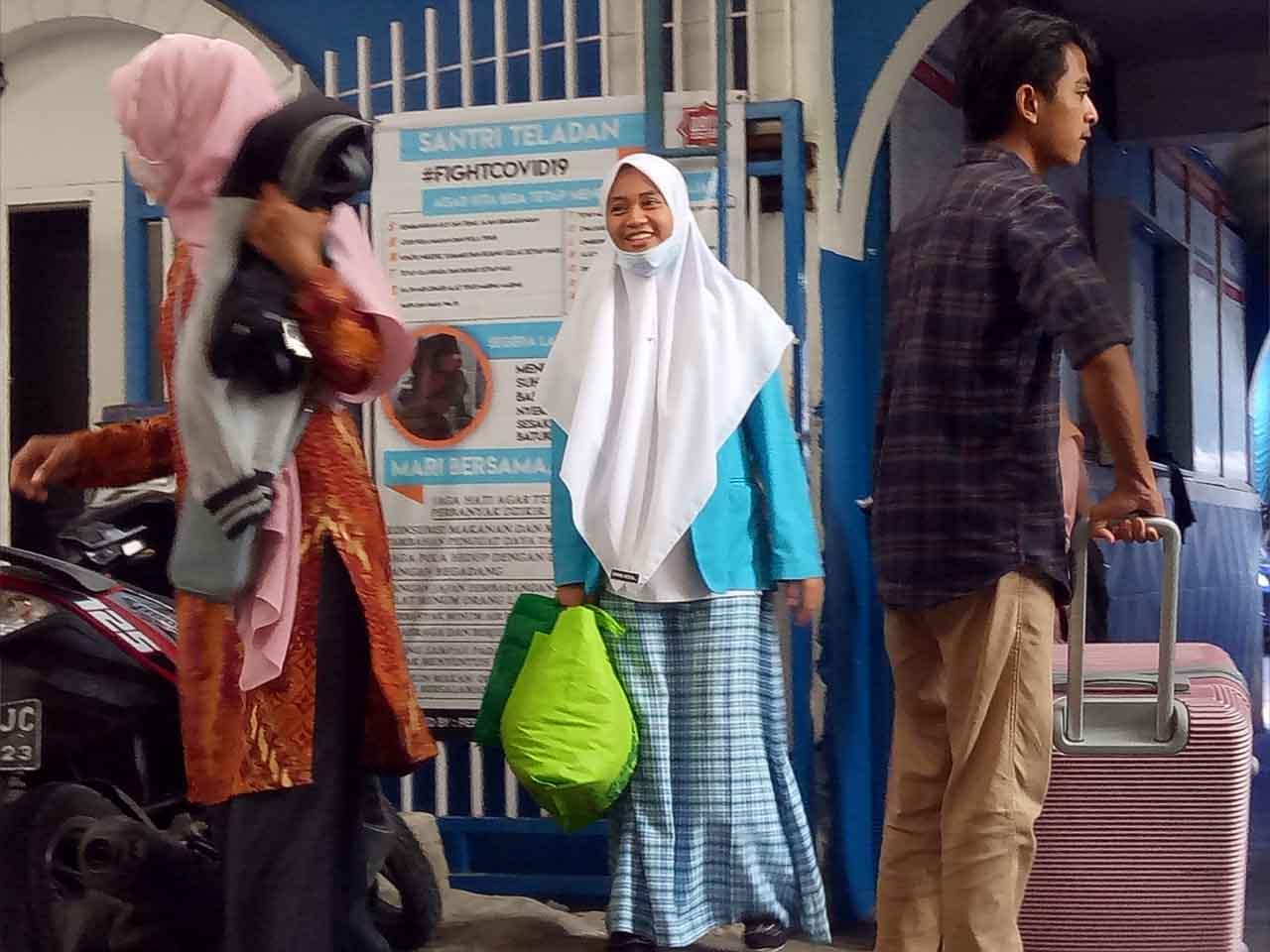 Libur Panjang, Santri...