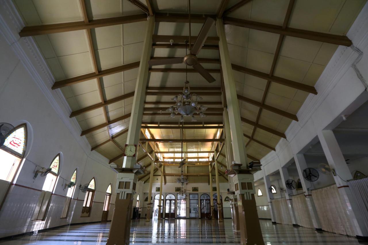 Masjid Peneleh Surabaya,...