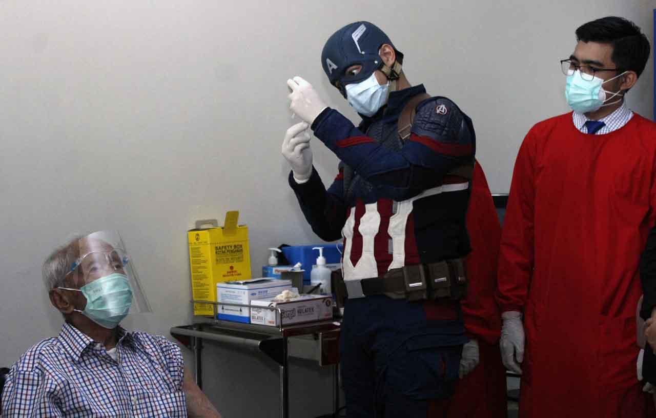 Dokter Superhero Vaksinasi...