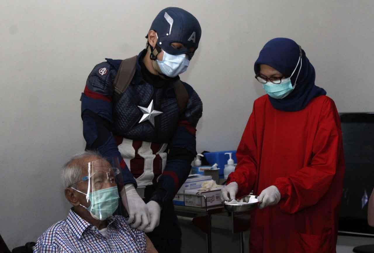 Dokter Superhero Vaksinasi...