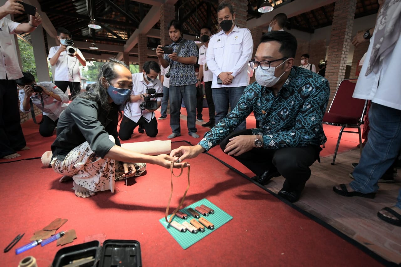 Ridwan Kamil Resmikan...