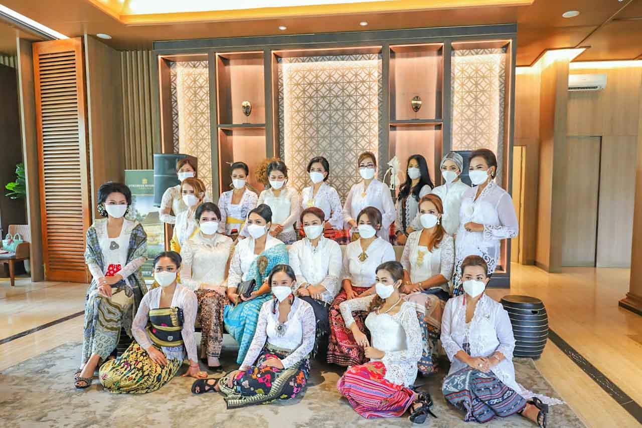 21 Perempuan Lintas...