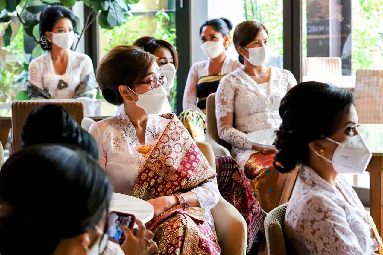 21 Perempuan Lintas...