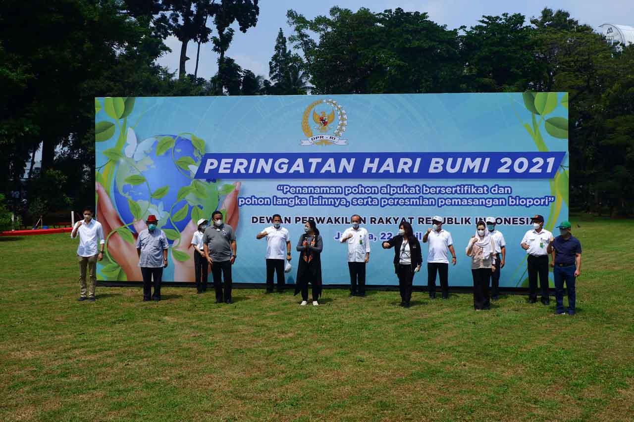 Pimpinan DPR Kampanyekan...