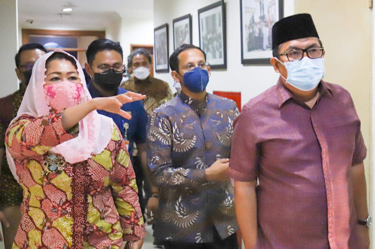 Sambangi PBNU, Nadiem...
