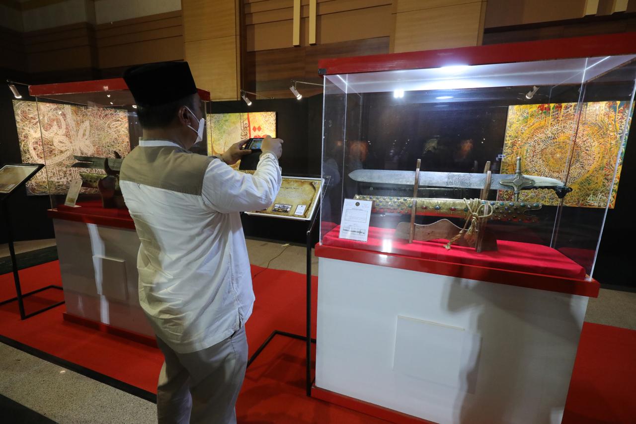 40 Artefak Peninggalan...