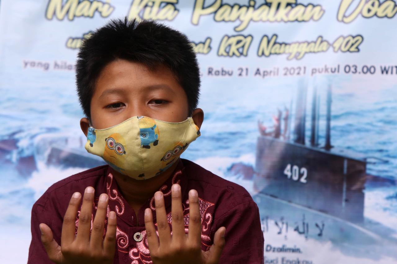 Siswa SD Gelar Doa untuk...