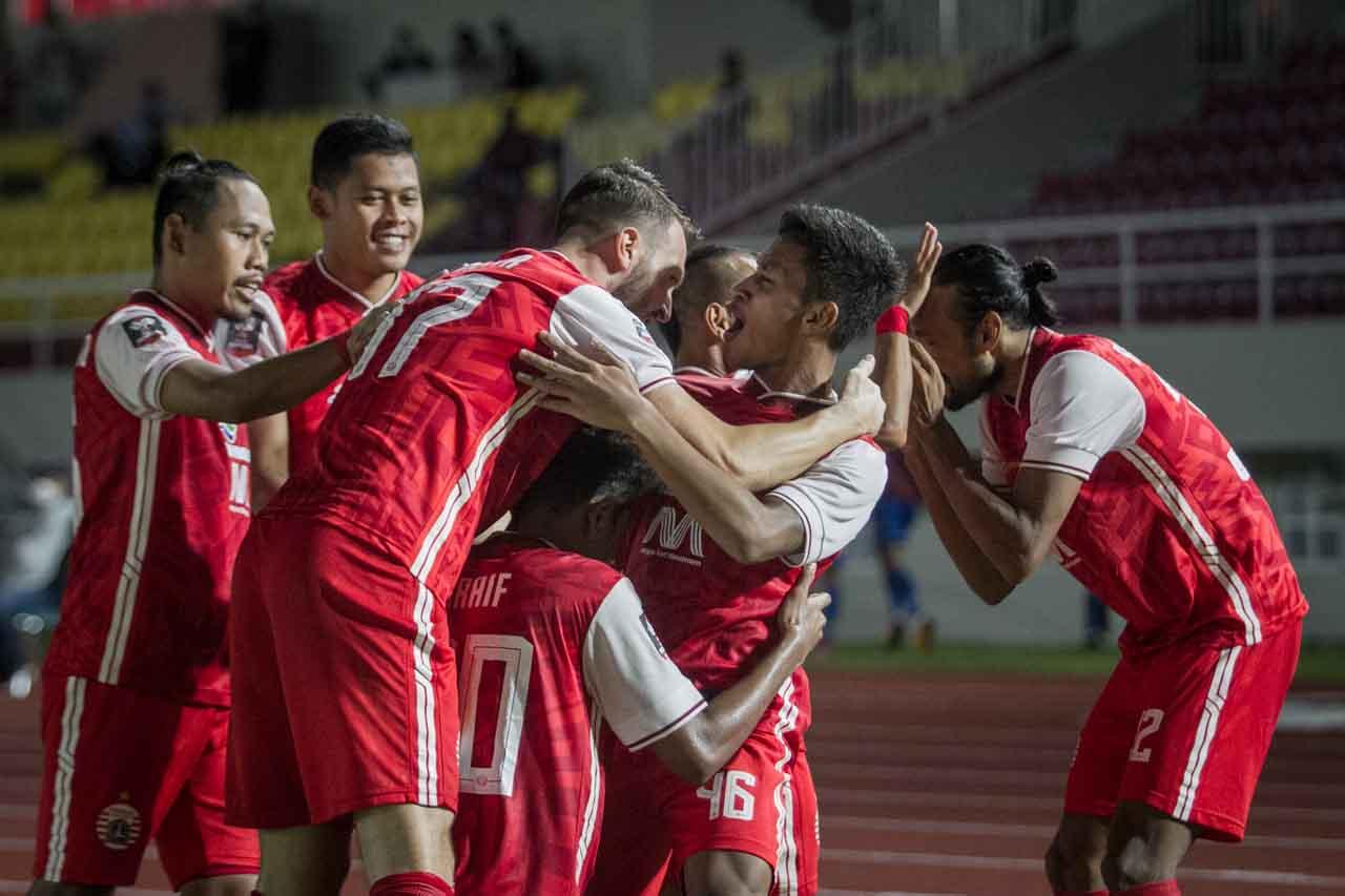 Taklukkan Persib, Persija...